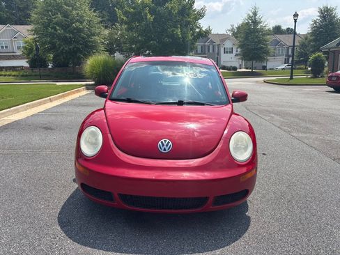 Used 2010 Volkswagen Beetle Coupe FWD image 2