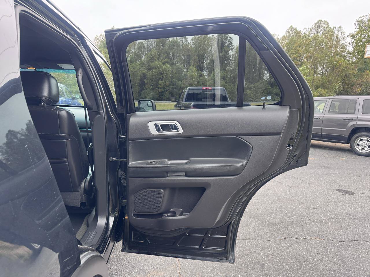 Used 2014 Ford Explorer Limited AWD/4WD image 16