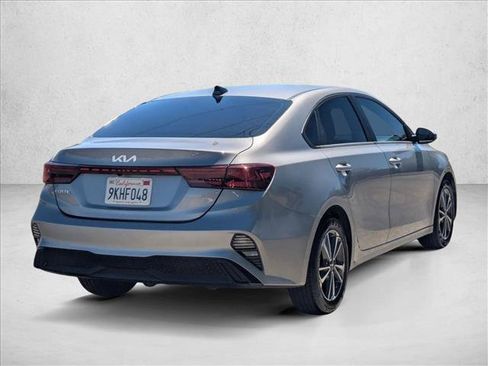 Used 2024 Kia Forte LXS w/ LXS Technology Package FWD image 5