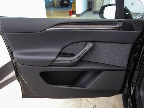 Used 2023 Tesla Model X AWD/4WD image 10
