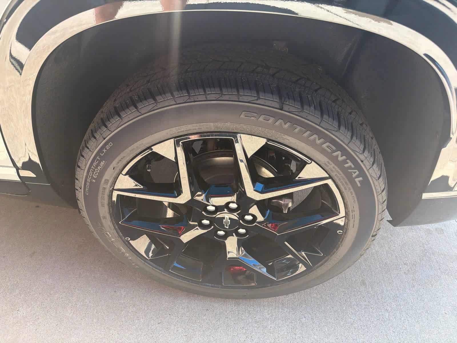 New 2026 Chevrolet Traverse RS w/ LPO, Floor Liner Package FWD image 11