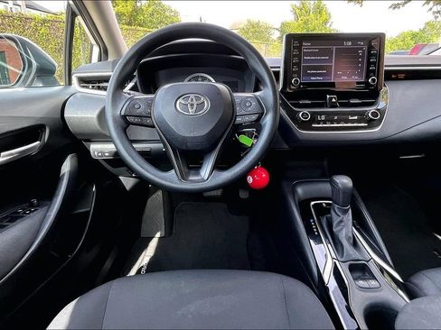 Used 2021 Toyota Corolla LE FWD image 7