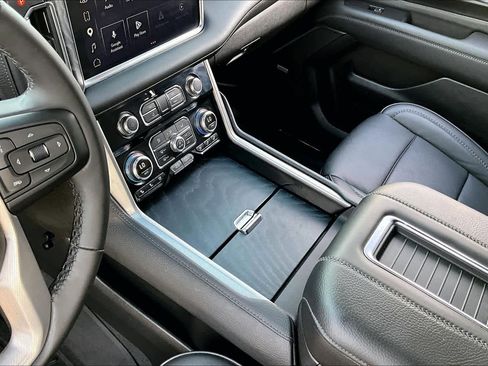 Used 2024 GMC Yukon XL Denali w/ Max Trailering Package image 17