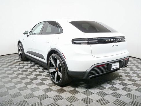 New 2026 Porsche Macan 4 Electric image 3