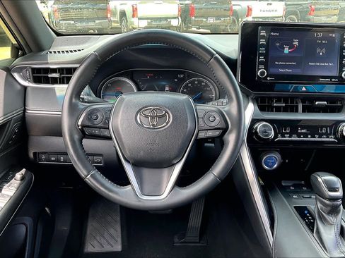 Used 2021 Toyota Venza XLE w/ Softex Package image 6