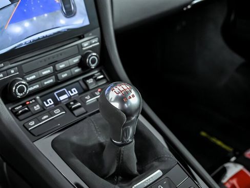 Used 2018 Porsche 911 Carrera T RWD image 28