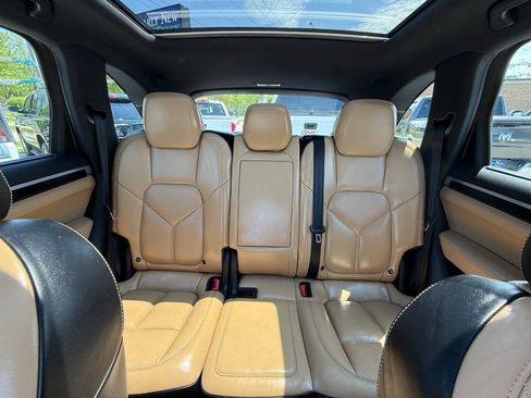 Used 2017 Porsche Cayenne AWD/4WD image 39