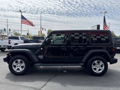 Used 2018 Jeep Wrangler Unlimited Sport S AWD/4WD image 4