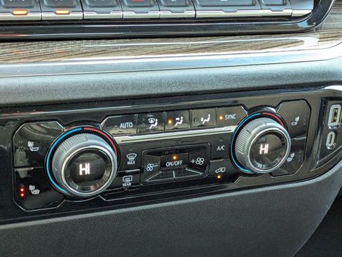 Used 2025 Chevrolet Silverado 1500 LT image 23