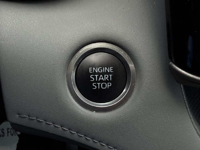 Used 2025 Toyota Highlander LE FWD image 18
