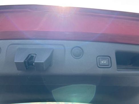 Used 2024 Chevrolet Equinox LT w/ LPO, Floor Liner Package FWD image 29