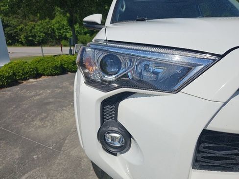 Used 2023 Toyota 4Runner SR5 Premium w/ Moonroof Package RWD image 8