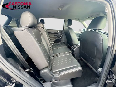 Used 2024 Volkswagen Tiguan SE image 37