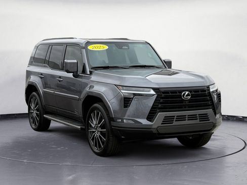 Used 2025 Lexus GX 550 550 Luxury w/ Accessory Package (2T) image 15