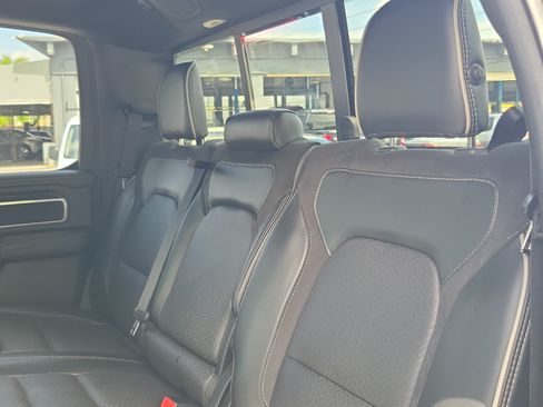 Used 2019 RAM 1500 Laramie AWD/4WD image 15