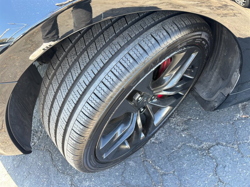 Used 2015 Hyundai Genesis 3.8 RWD image 16