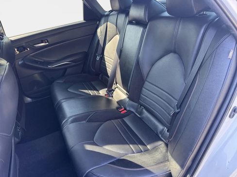 Used 2021 Toyota Avalon XSE image 11