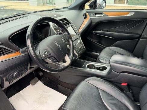 Used 2019 Lincoln MKC Reserve image 17