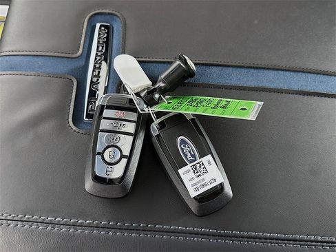 Used 2026 Ford F450 Platinum w/ FX4 Off-Road Package image 49