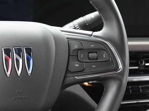 Used 2025 Buick Envista Avenir FWD image 27