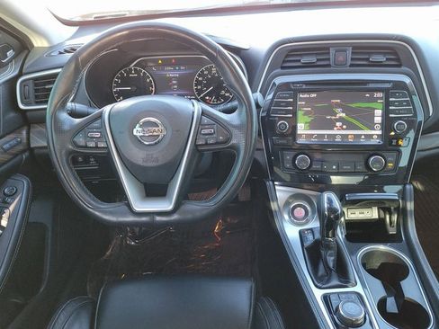 Used 2017 Nissan Maxima Platinum image 9