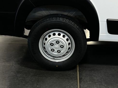 Used 2025 RAM ProMaster 2500 w/ Convenience Group image 10