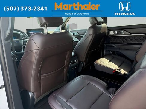 Used 2026 Ford Explorer Platinum w/ LUX Leather Package AWD/4WD image 17