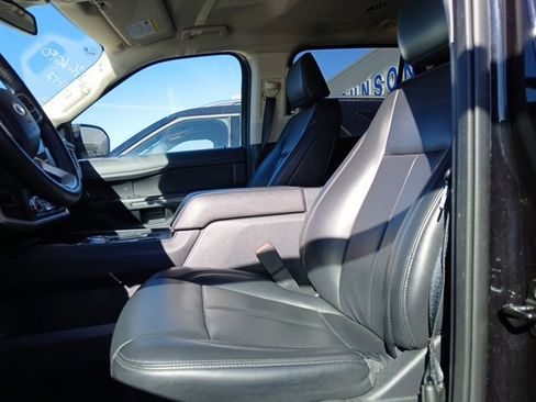 Used 2024 Ford Expedition Max XLT image 8