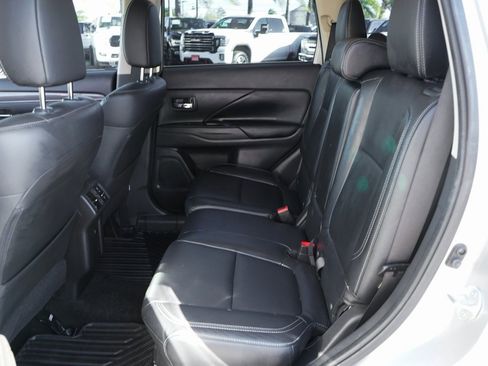 Used 2019 Mitsubishi Outlander SEL image 35