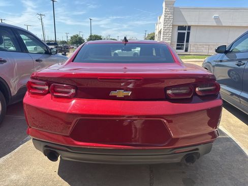 Used 2019 Chevrolet Camaro LT w/ Technology Package RWD image 5