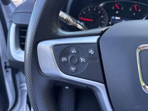 Used 2024 GMC Terrain SLE image 11