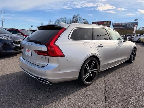 Used 2019 Volvo V90 T6 R-Design w/ Advanced Package image 3