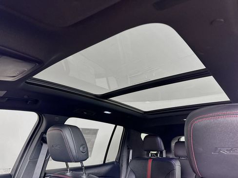 Used 2025 Chevrolet Traverse RS w/ LPO, Floor Liner Package AWD/4WD image 21