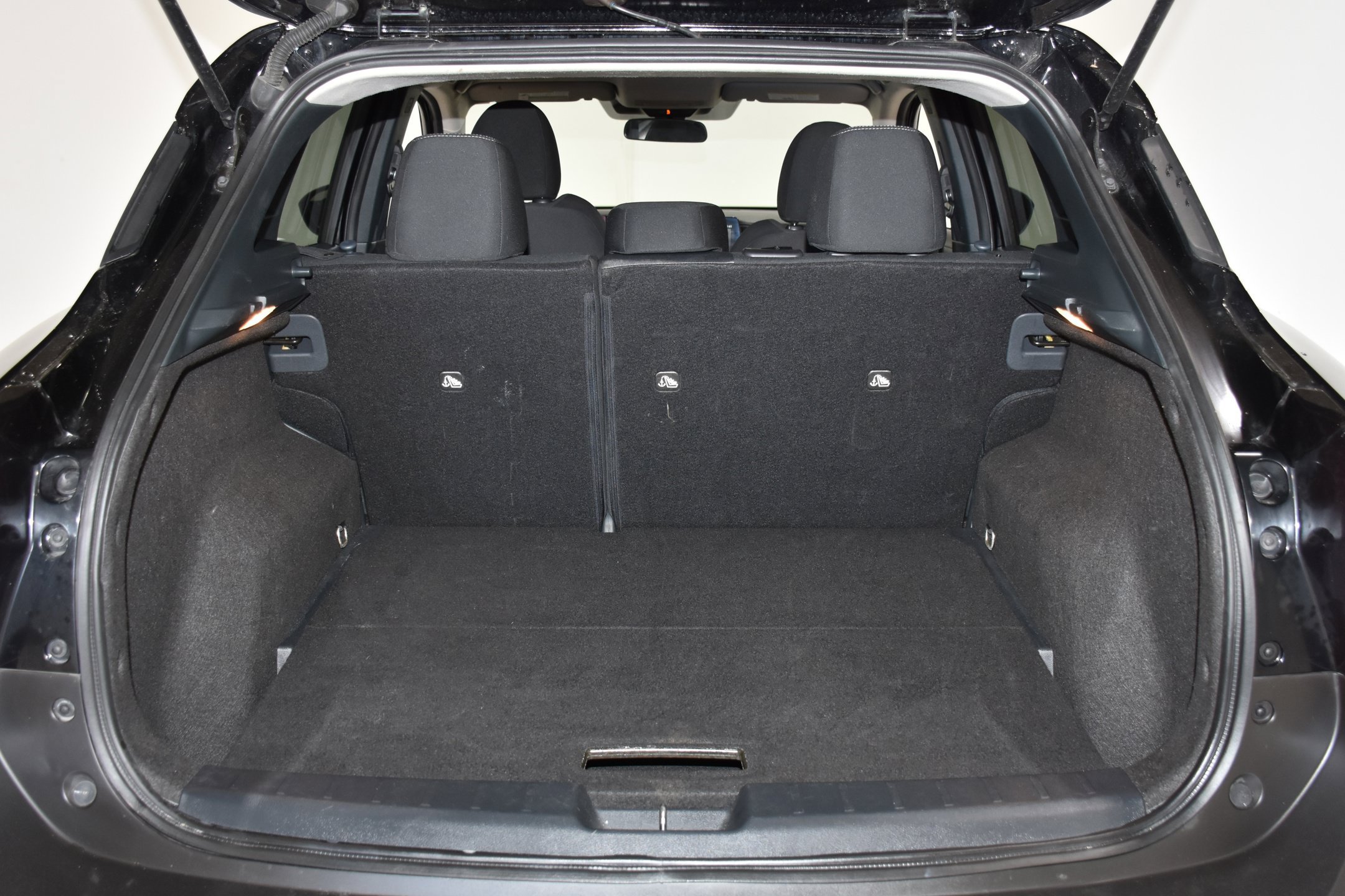 Used 2025 Nissan Kicks SV FWD image 27