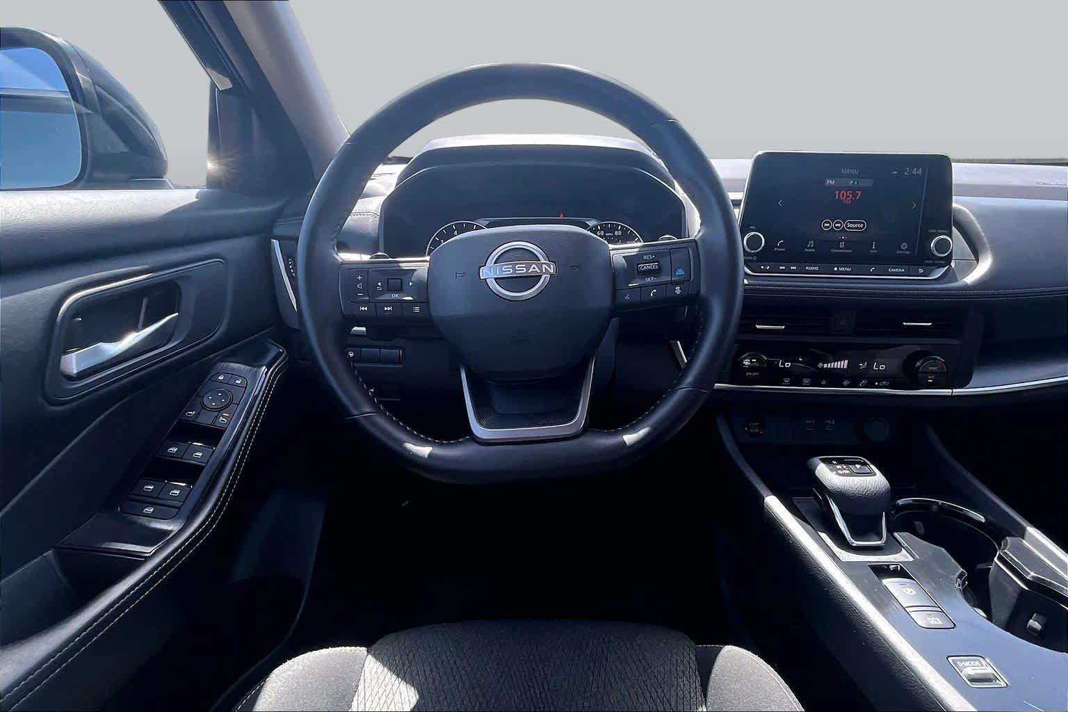 Used 2025 Nissan Rogue SV FWD image 6