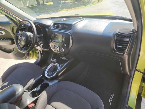 Used 2017 Kia Soul FWD image 31