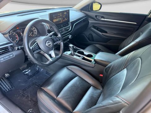 Used 2023 Nissan Altima 2.5 SR w/ SR Premium Package FWD image 16