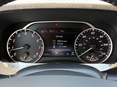 Used 2024 Nissan Frontier SL w/ Technology Package AWD/4WD image 16