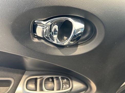 Used 2014 Nissan Juke S image 9