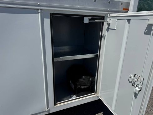 Used 2005 Ford E-350 and Econoline 350 Super Duty RWD image 23