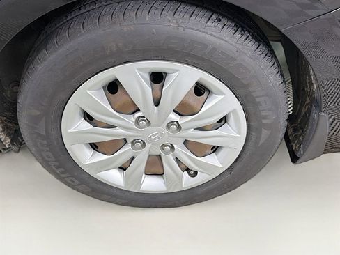 Used 2020 Hyundai Accent SE FWD image 22