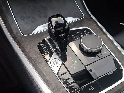 Used 2022 BMW X5 xDrive40i w/ Climate Comfort Package image 15