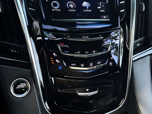 Used 2020 Cadillac Escalade ESV Platinum AWD/4WD image 9
