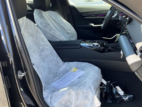 Used 2024 BMW i5 eDrive40i w/ M Sport Package RWD image 24