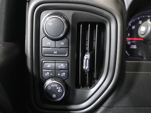 Certified 2024 Chevrolet Silverado 2500 Custom w/ Custom Value Package image 10