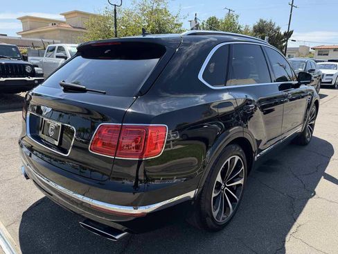 Used 2017 Bentley Bentayga AWD/4WD image 6