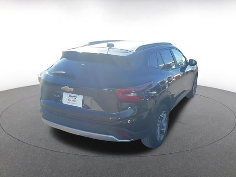 Used 2025 Chevrolet Trax LT image 14