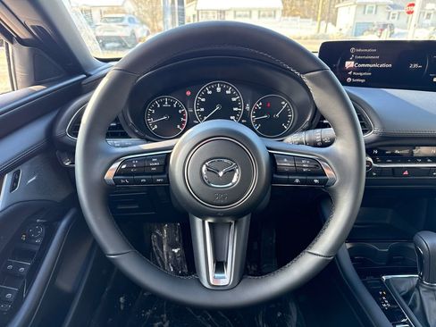 New 2026 MAZDA MAZDA3 Hatchback w/Premium Plus Pkg image 16