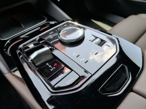 New 2027 BMW 550e xDrive AWD/4WD image 21
