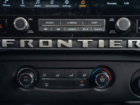 Used 2025 Nissan Frontier SV RWD image 30